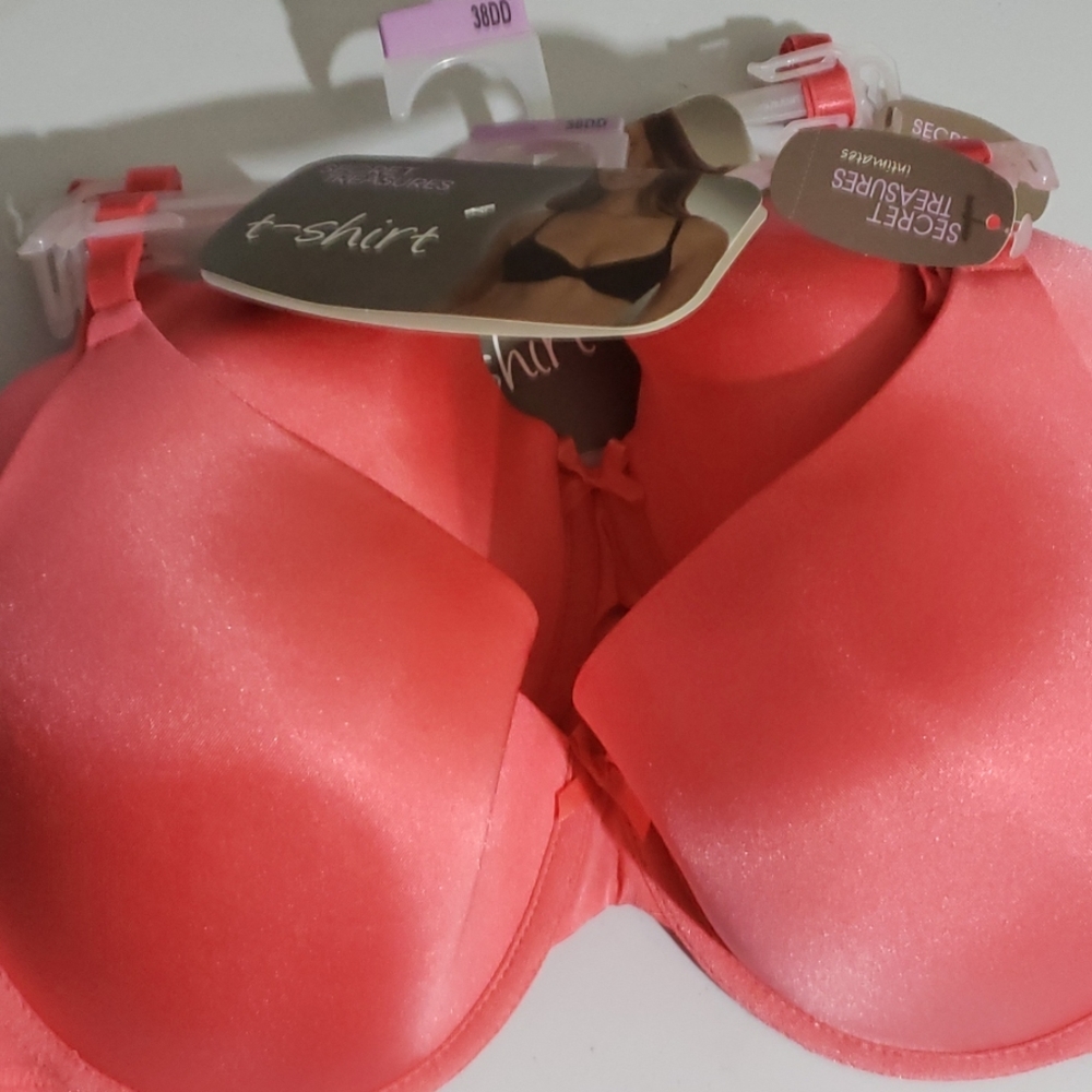 NWT 38DD Secret Treasures Tshirt Bra 6 for $18!